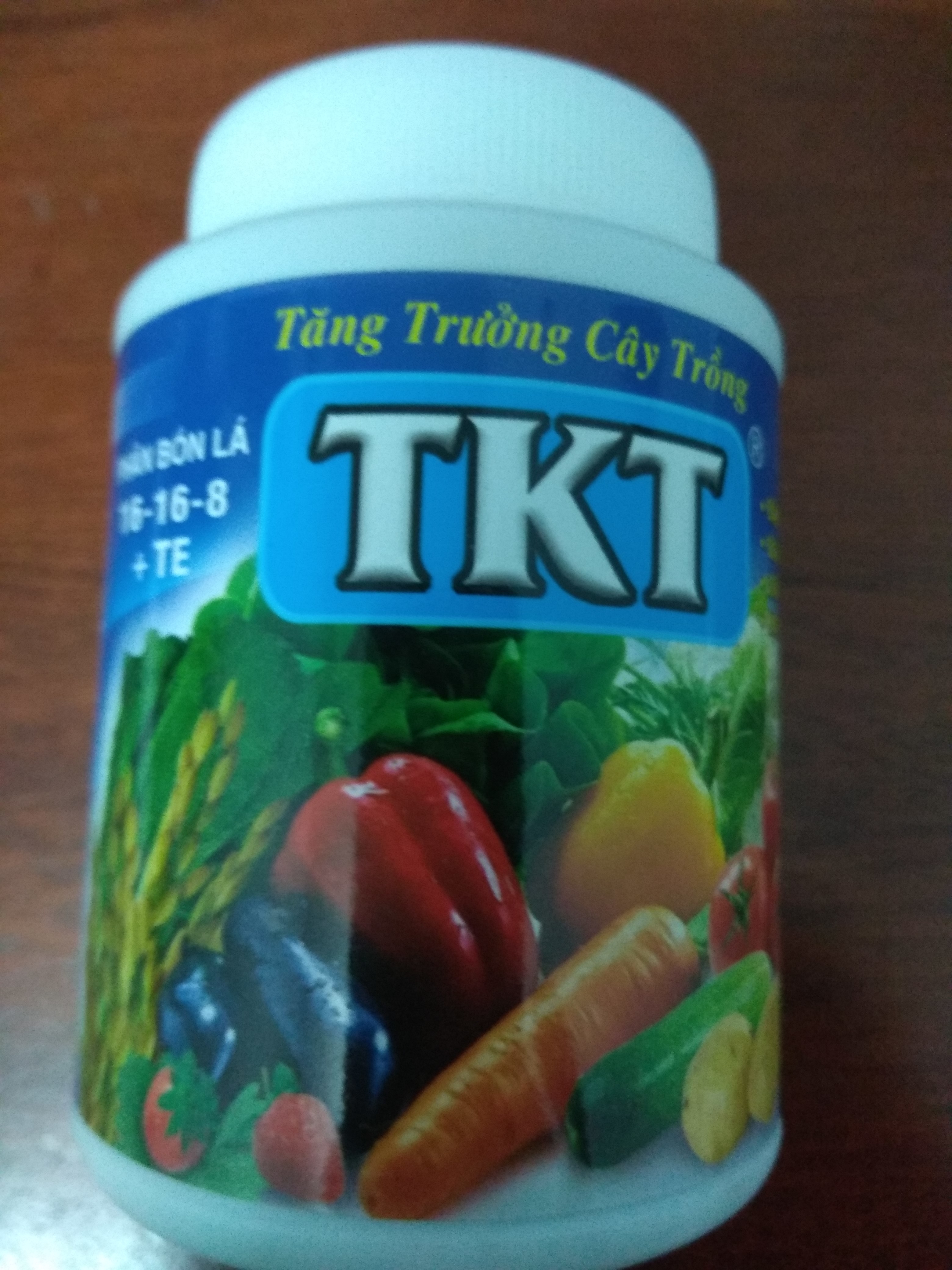 Phân bón lá TKT 16-16-8+TE - chai 100 gram