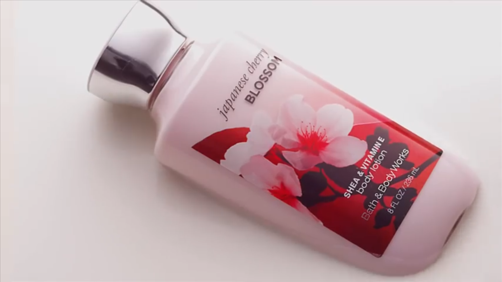 Sữa Dưỡng Thể Bath & Body Works Japanese Cherry Blossom Body Lotion 236ml